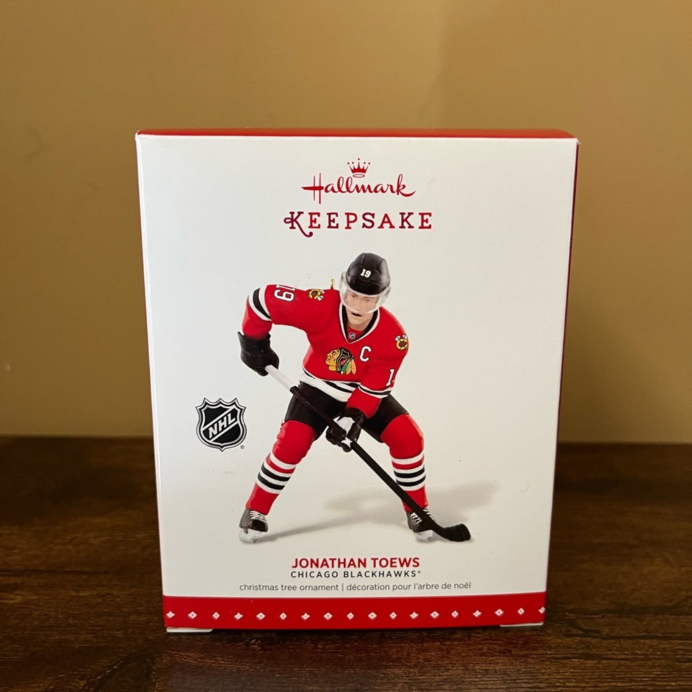 NIB Hallmark 2015 NHL Chicago Blackhawks Christmas Ornament